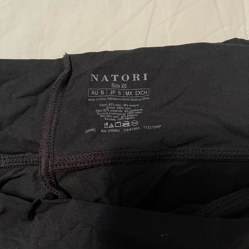Natori Black XS Briefs - Picture 5 of 7